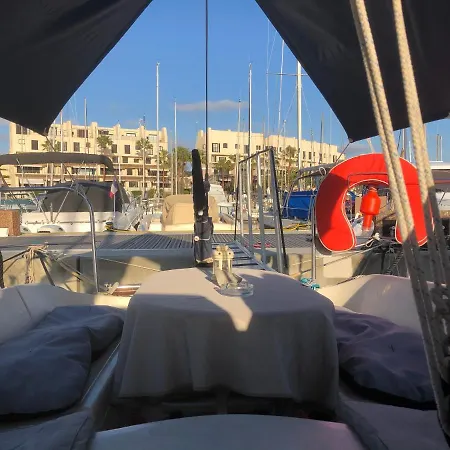 Logement insolite dans le Golfe de Saint Tropez * Cogolin